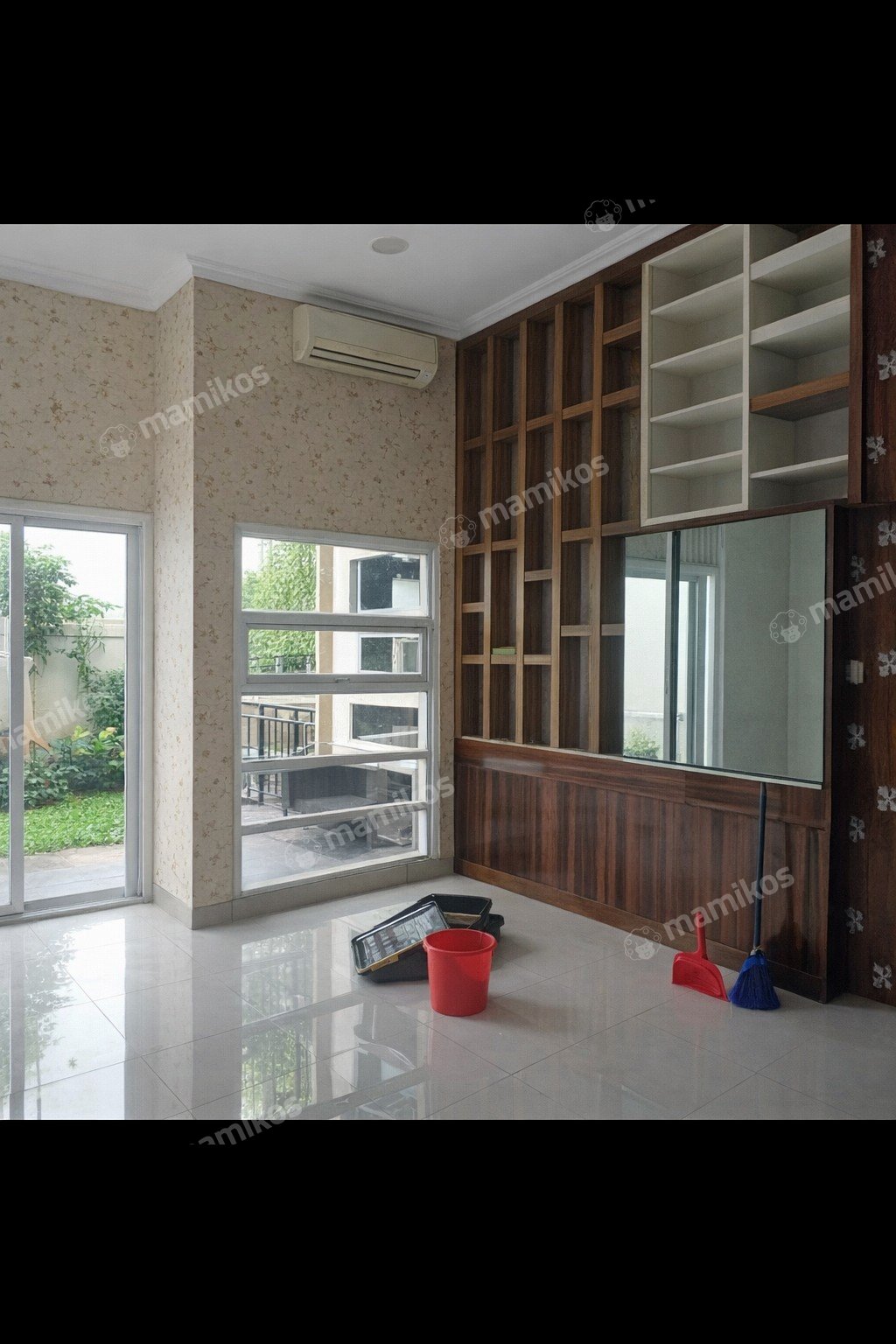 Rumah Sertifikat SHM 4 Kamar Tidur 3 Kamar Mandi Permata Buana Jakarta Barat - Photo 3
