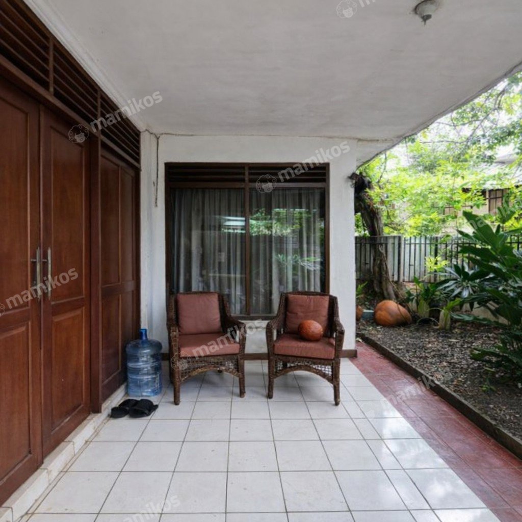Rumah Sertifikat SHM 5 Kamar Tidur 2 Kamar Mandi Kebayoran Baru Jakarta Selatan - Photo 4