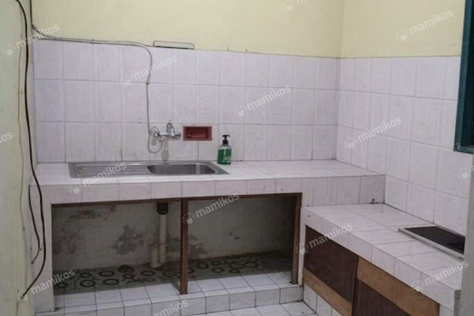 Rumah Sertifikat SHM 3 Kamar Tidur 2 Kamar Mandi Intercon Jakarta Barat