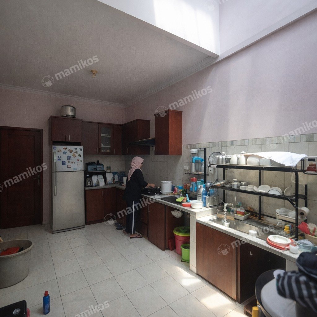 Rumah Sertifikat SHM 4 Kamar Tidur 4 Kamar Mandi Kebon Jeruk Jakarta Barat - Photo 4