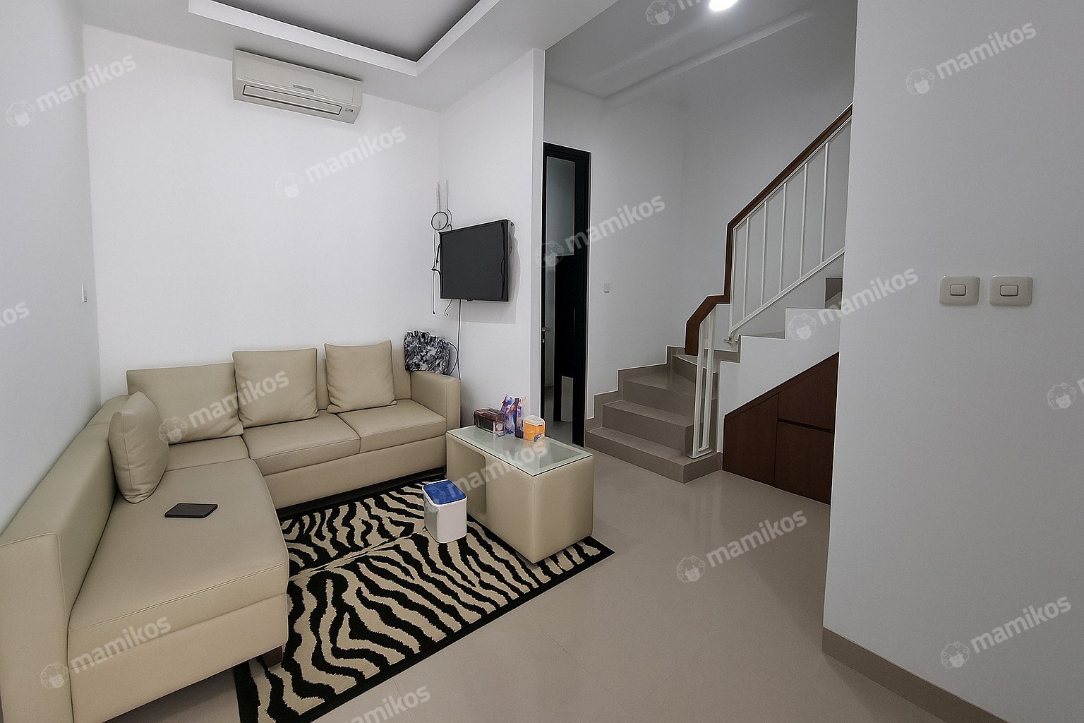 Rumah 2 Kamar Tidur 2 Kamar Mandi 2 Lantai Metland Puri Jakarta Barat