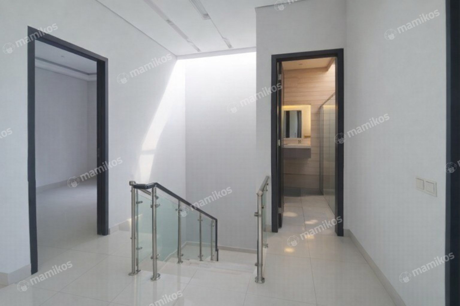 Rumah Sertifikat SHM 4 Kamar Tidur 4 Kamar Mandi Permata Buana Jakarta Barat - Photo 3