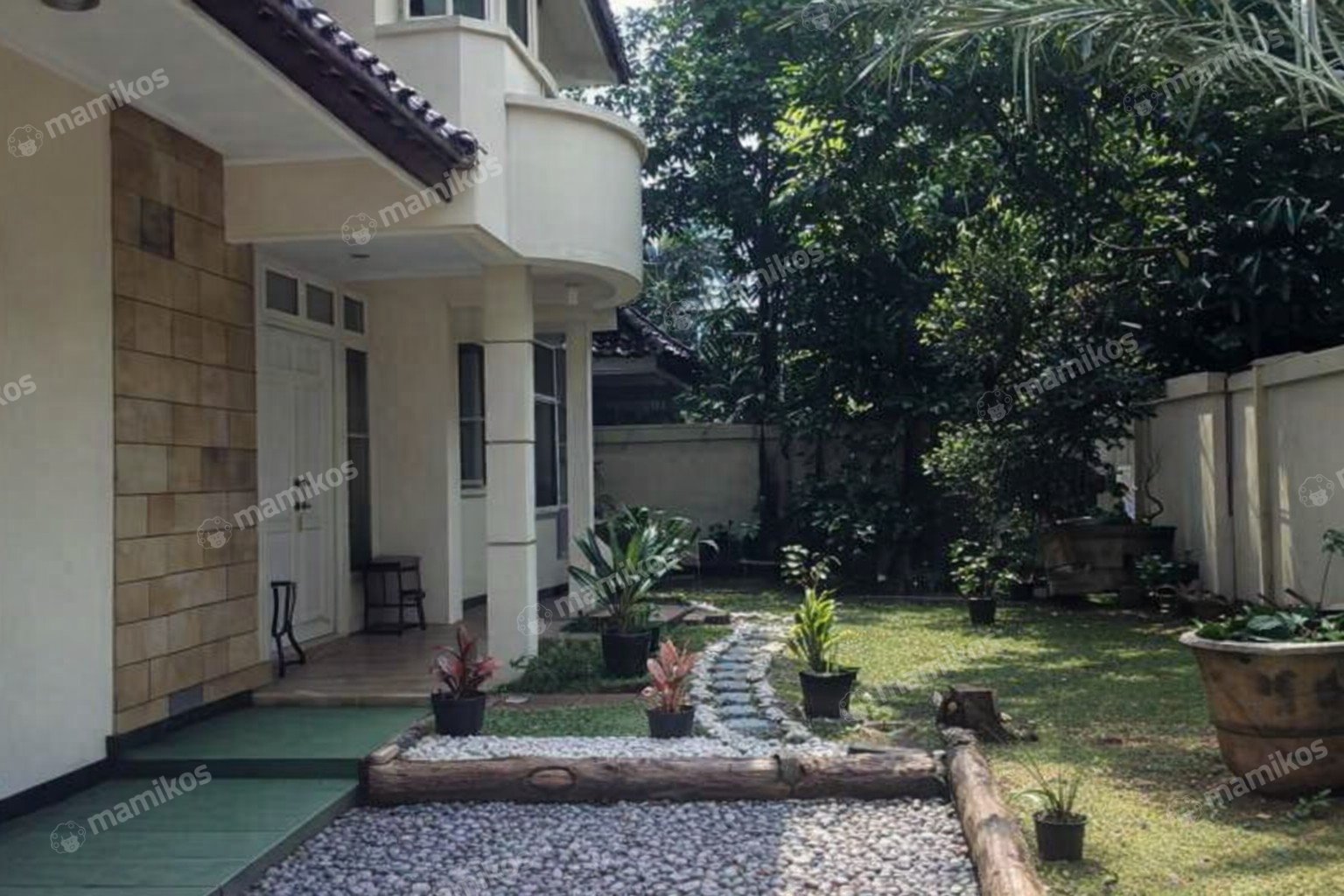Rumah Sertifikat SHM 7 Kamar Tidur 5 Kamar Mandi Citra Grand Jakarta Timur