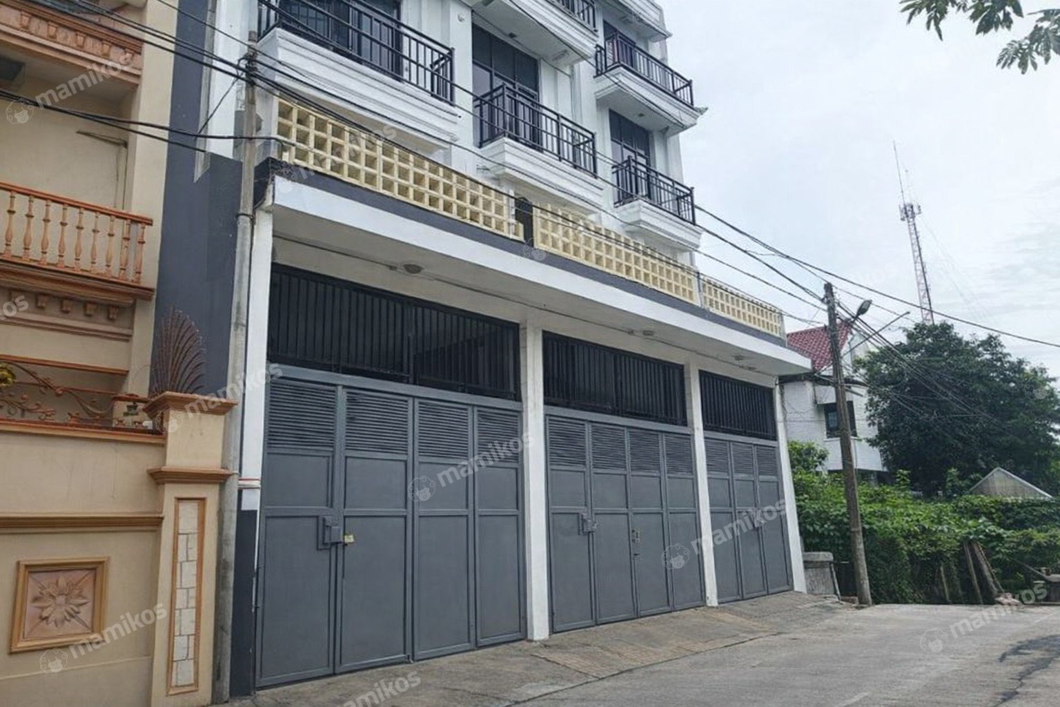 Rumah 3KT 4KM Taman Ratu Jakarta Barat