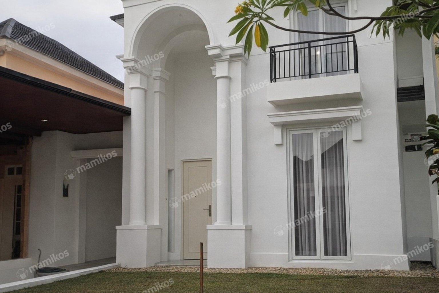 Rumah Sertifikat SHM 5 Kamar Tidur 4 Kamar Mandi Cibubur Jakarta Timur