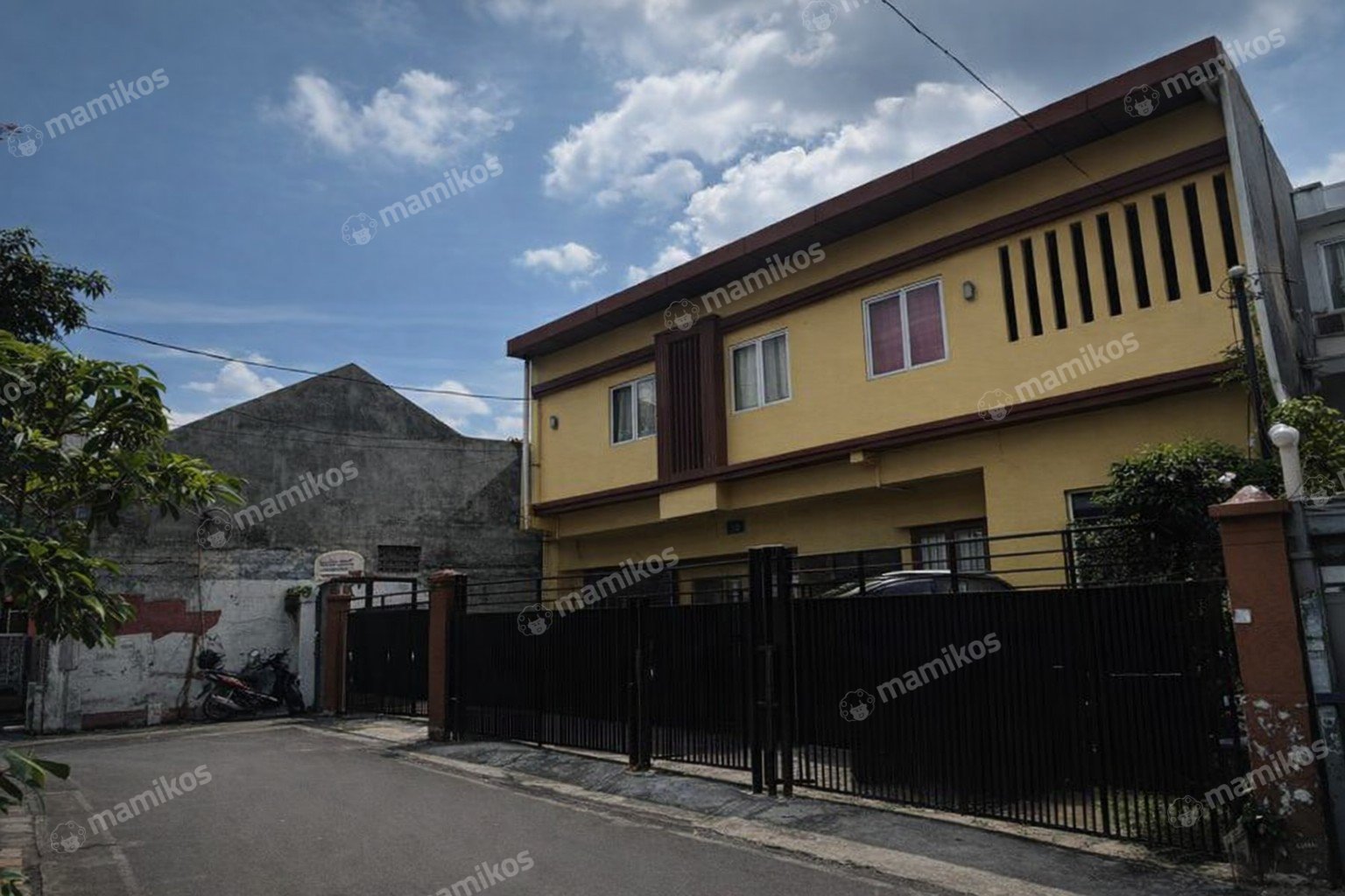 Rumah Sertifikat SHM 6 Kamar Tidur 19 Kamar Mandi Pancoran Jakarta Selatan