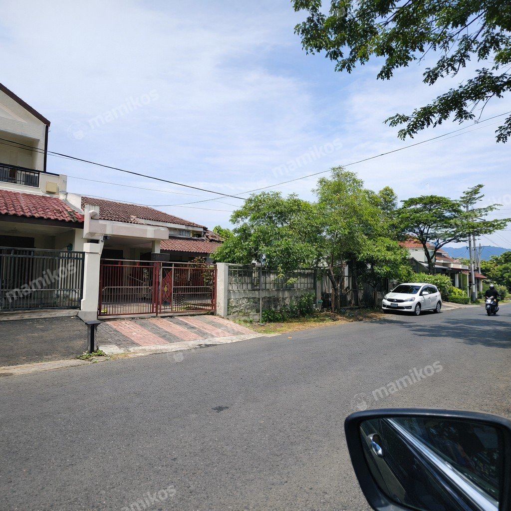 Rumah Sertifikat SHM 4 Kamar Tidur 3 Kamar Mandi Puri Indah Jakarta Barat - Photo 2