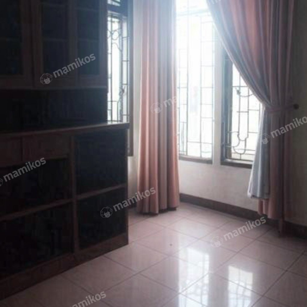 Rumah Sertifikat SHM 4 Kamar Tidur 4 Kamar Mandi Permata Buana Jakarta Barat - Photo 2