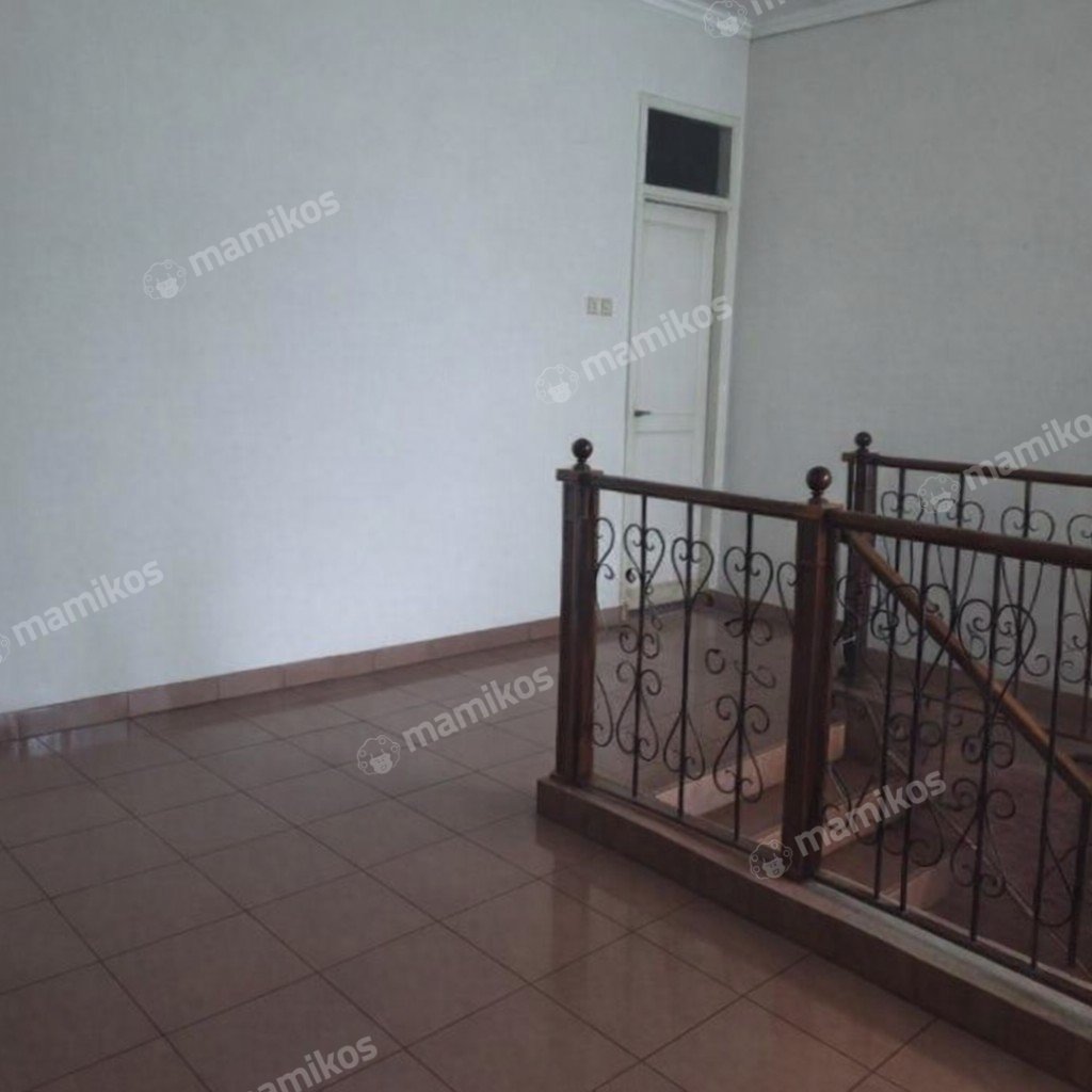 Rumah Sertifikat SHM 4 Kamar Tidur 4 Kamar Mandi Permata Buana Jakarta Barat - Photo 5
