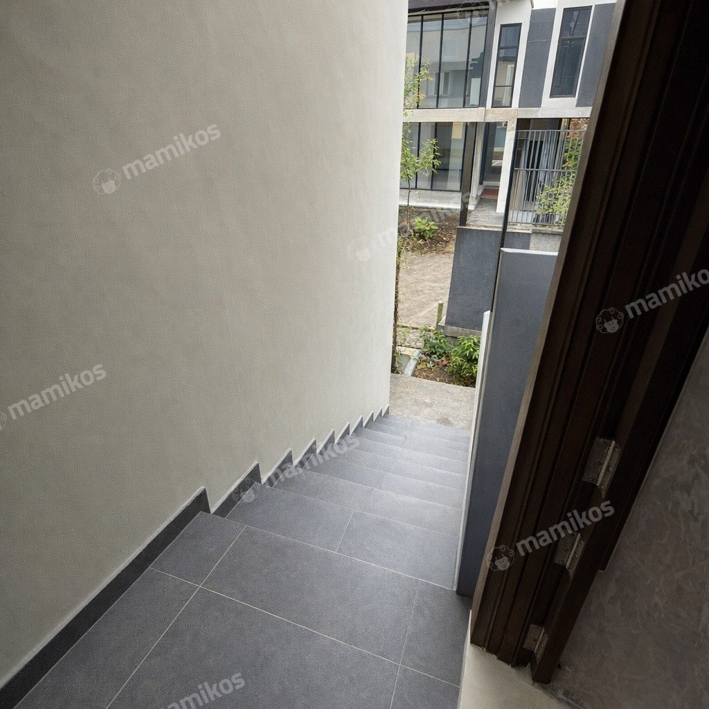 Rumah Sertifikat HGB 3 Kamar Tidur 3 Kamar Mandi Lebak Bulus Jakarta Selatan - Photo 4