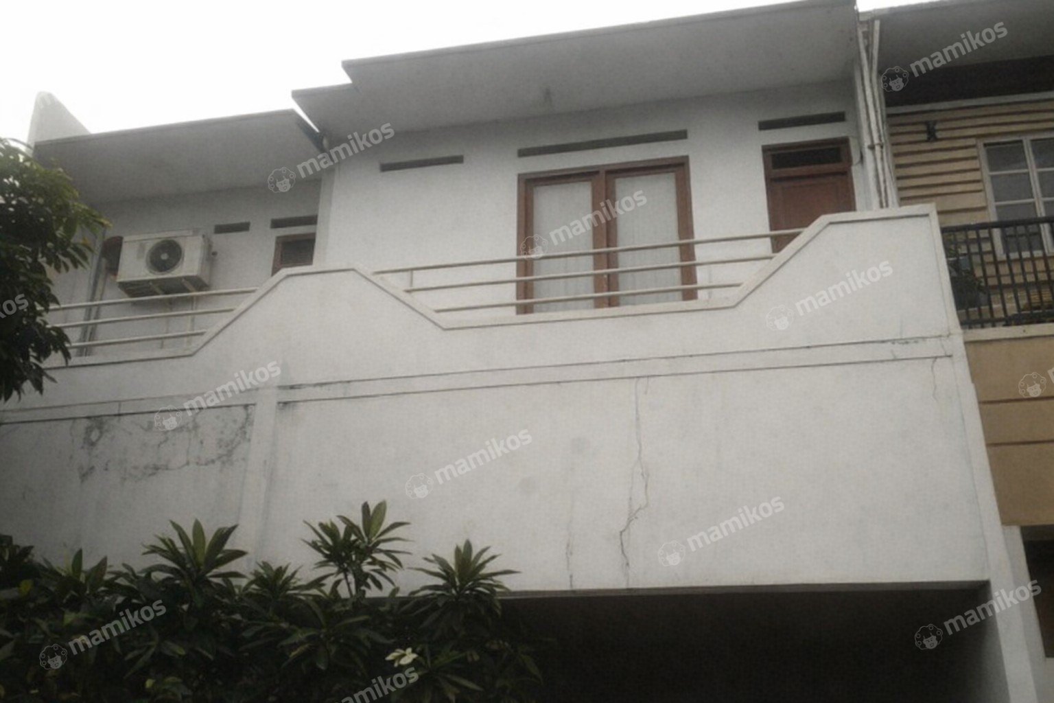 Rumah Sertifikat SHM 4 Kamar Tidur 3 Kamar Mandi Cirendeu Jakarta Selatan - Photo 2