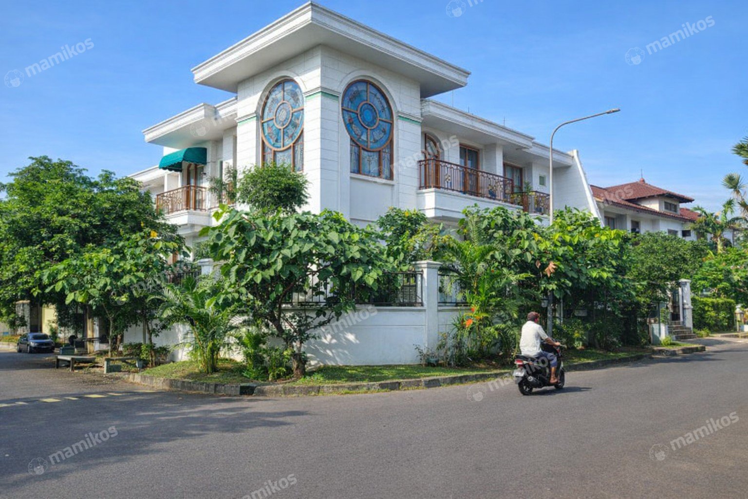 Rumah Sertifikat SHM 6 Kamar Tidur 4 Kamar Mandi Kembangan Jakarta Barat