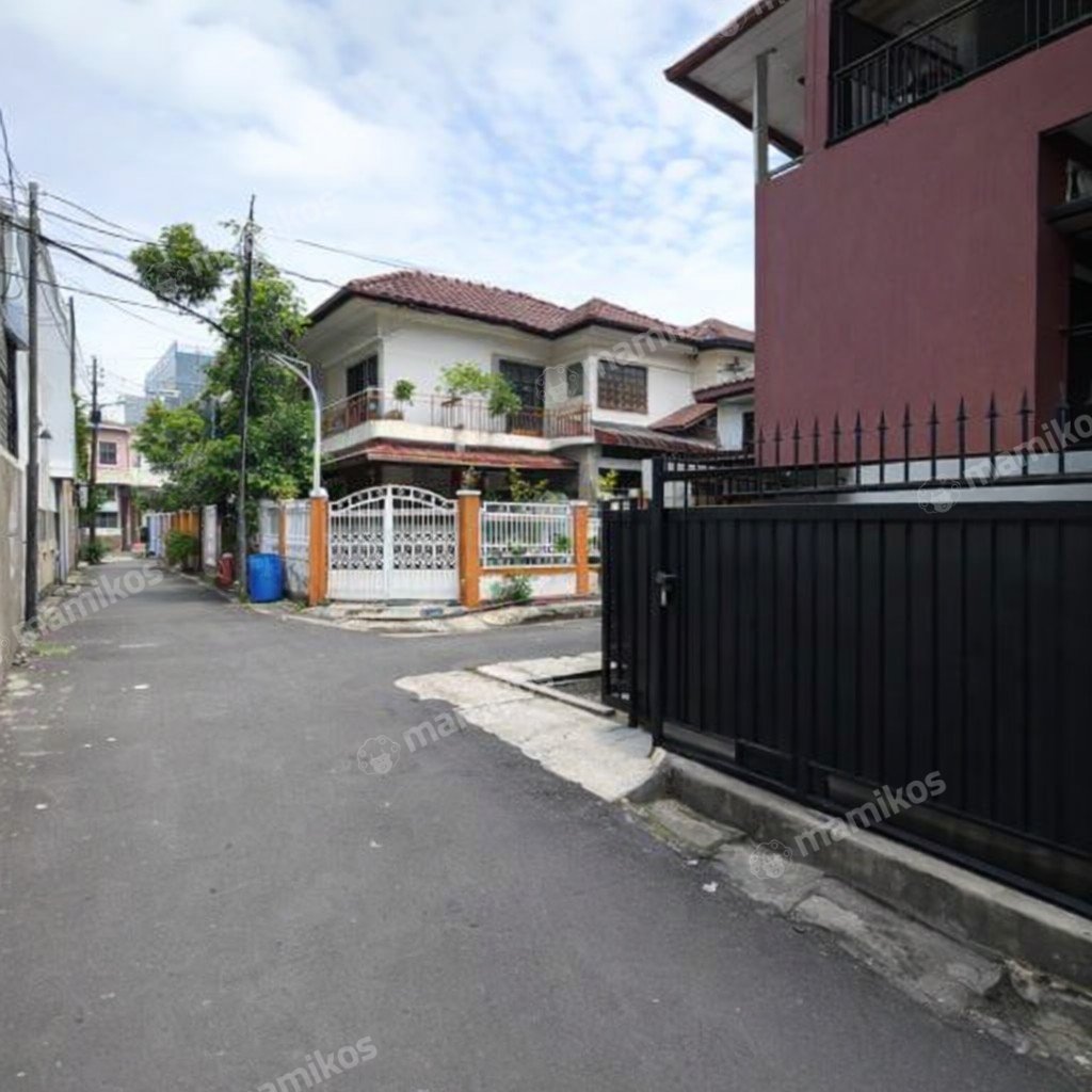 Rumah Sertifikat SHM 4 Kamar Tidur 3 Kamar Mandi Tebet Jakarta Selatan - Photo 2