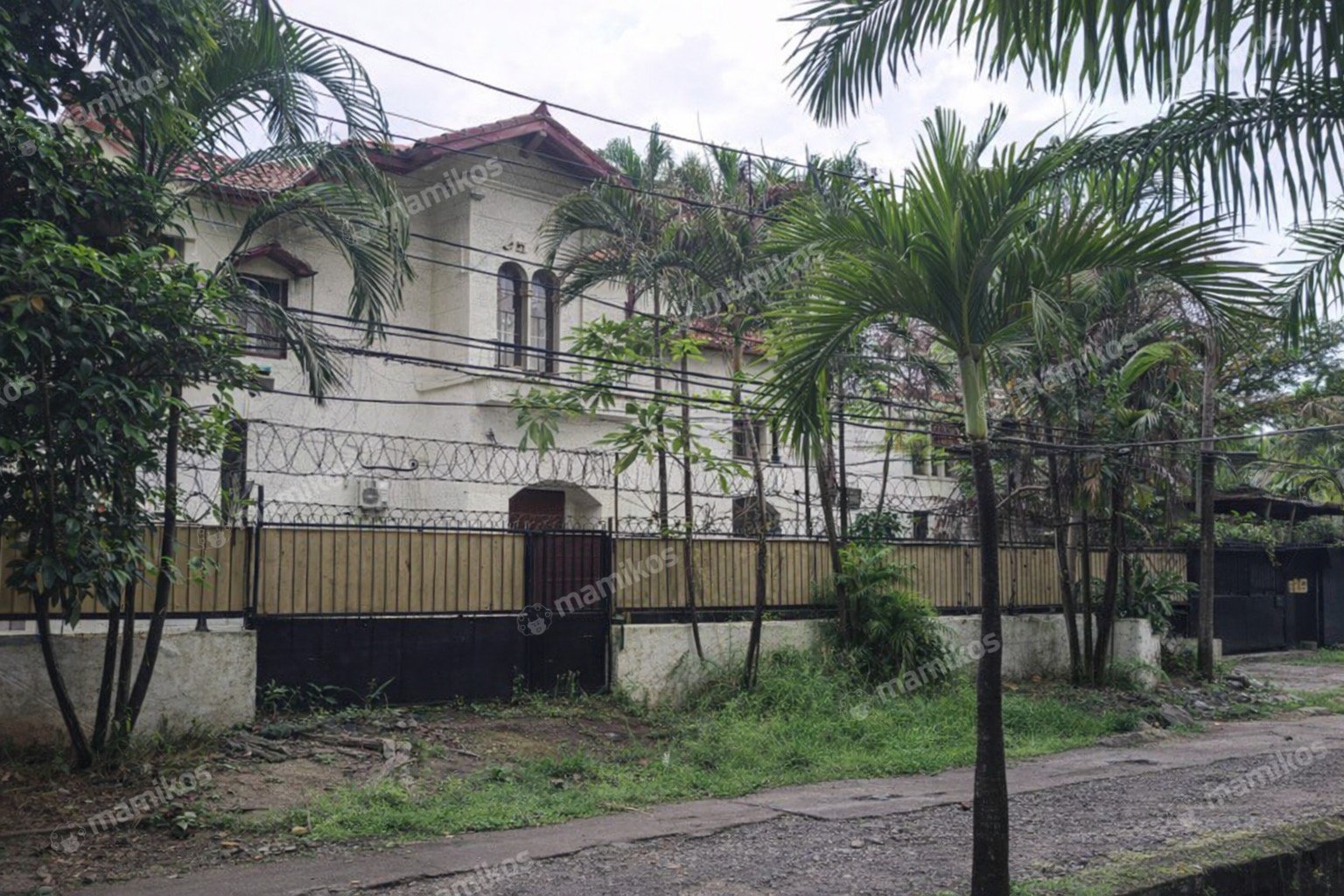 Rumah Sertifikat SHM 3 Kamar Tidur 3 Kamar Mandi patra kuningan Jakarta Selatan