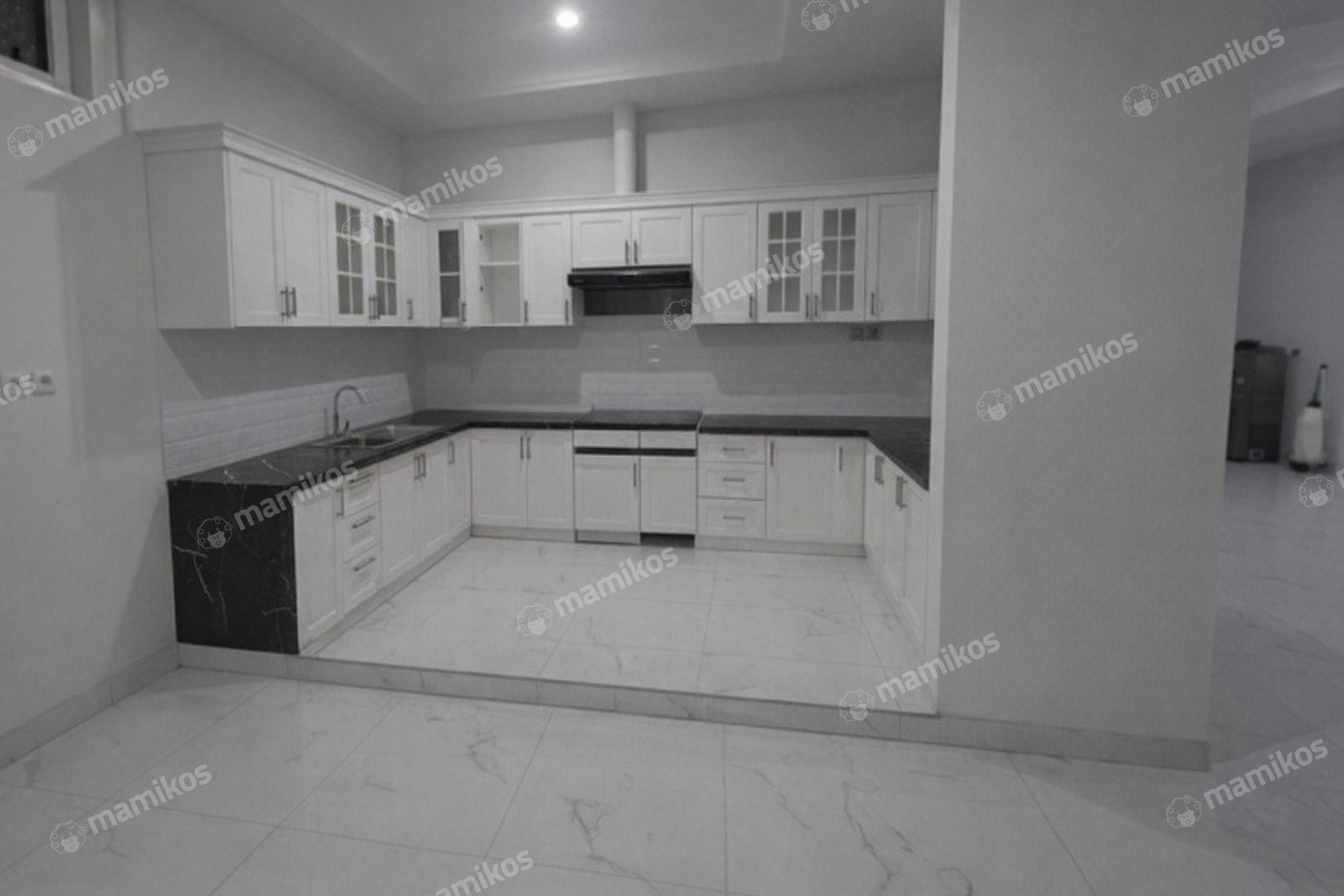 Rumah Sertifikat SHM 4 Kamar Tidur 4 Kamar Mandi Pantai Indah Kapuk Jakarta Utara