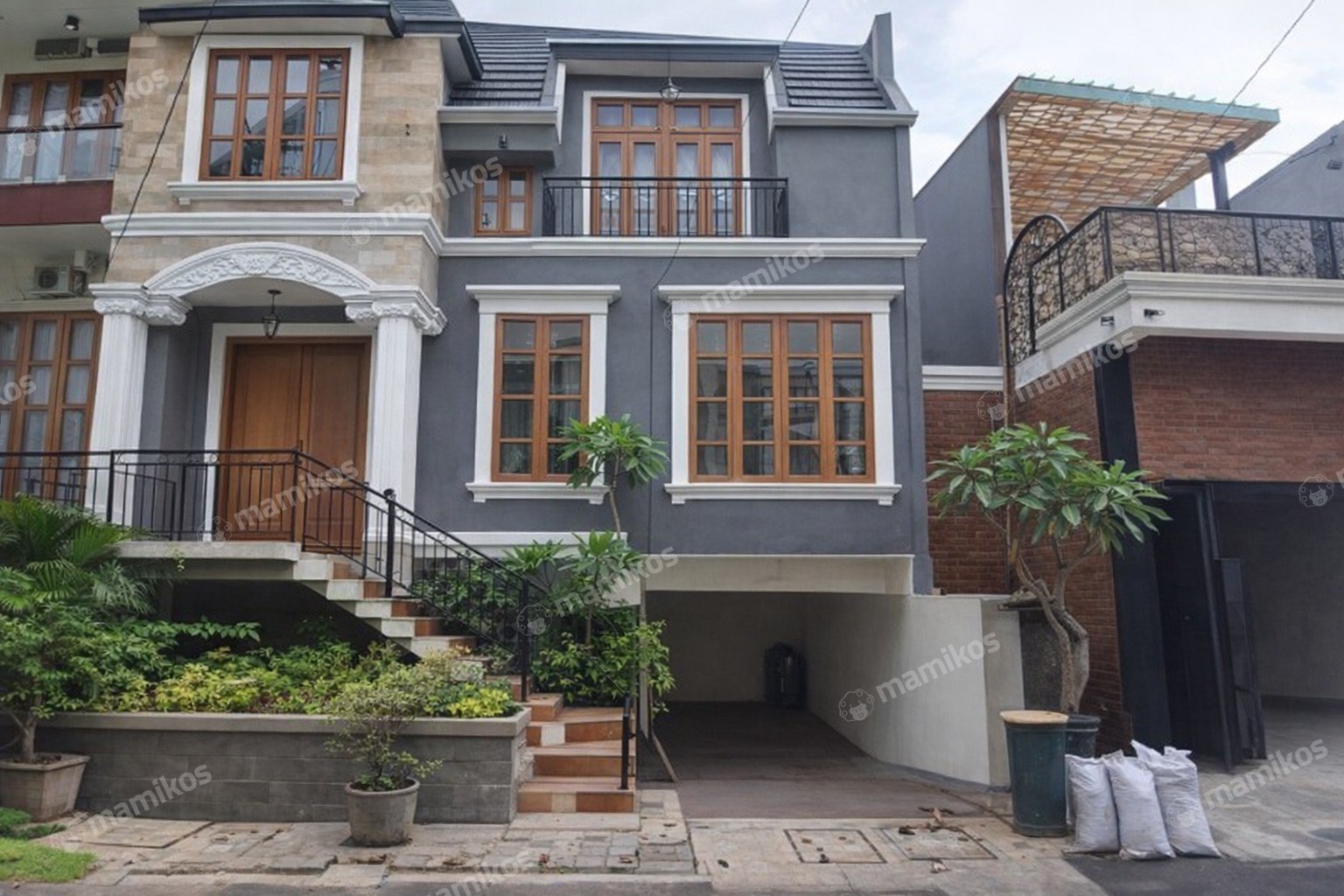 Rumah 3 Kamar Tidur 4 Kamar Mandi 1 Lantai Cirendeu Jakarta Selatan