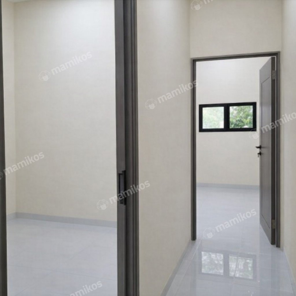 Rumah Sertifikat SHM 4 Kamar Tidur 4 Kamar Mandi Tanjung Duren Jakarta Barat - Photo 2