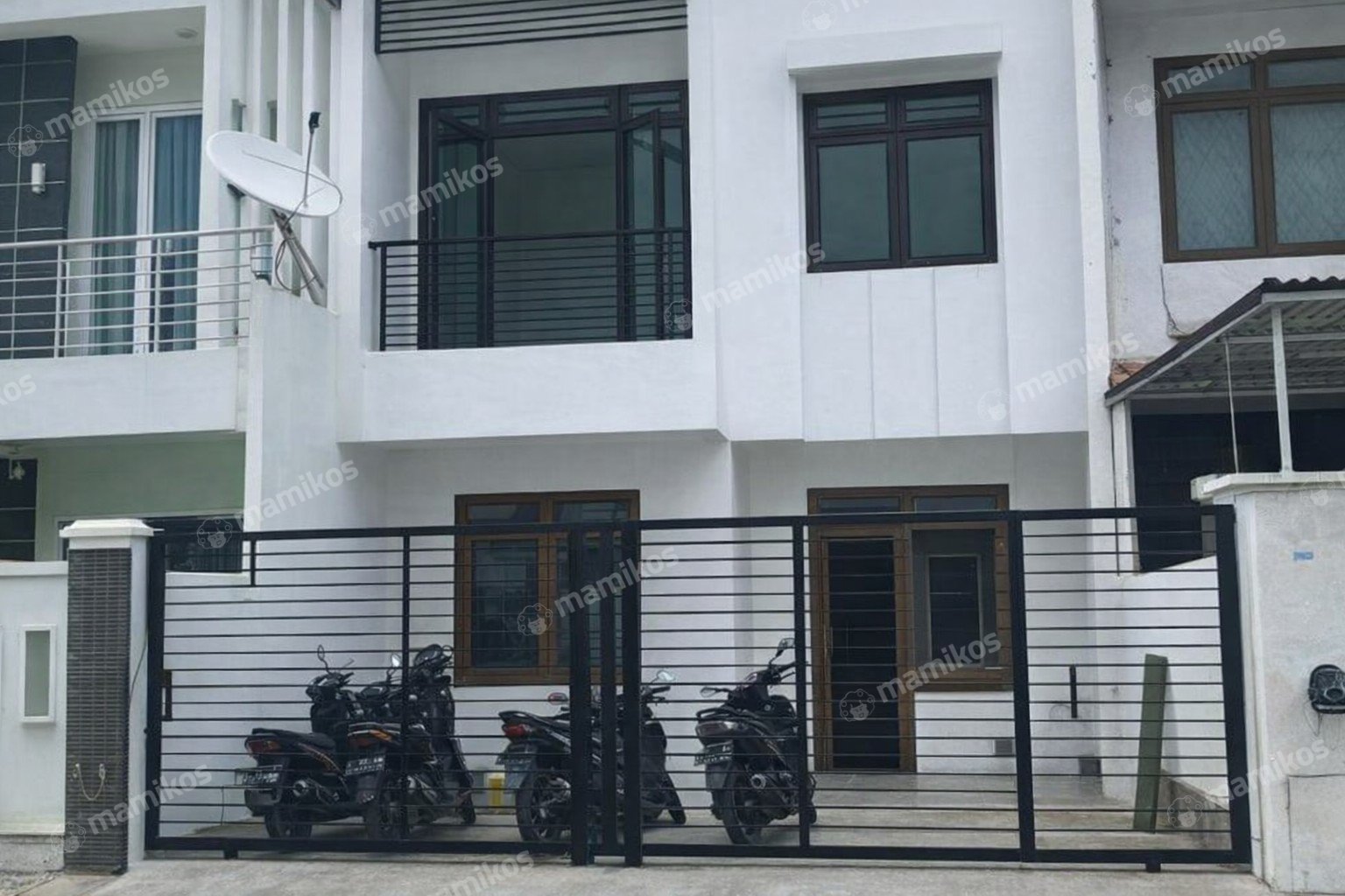 Rumah Sertifikat HGB 3 Kamar Tidur 2 Kamar Mandi Daan Mogot Jakarta Barat