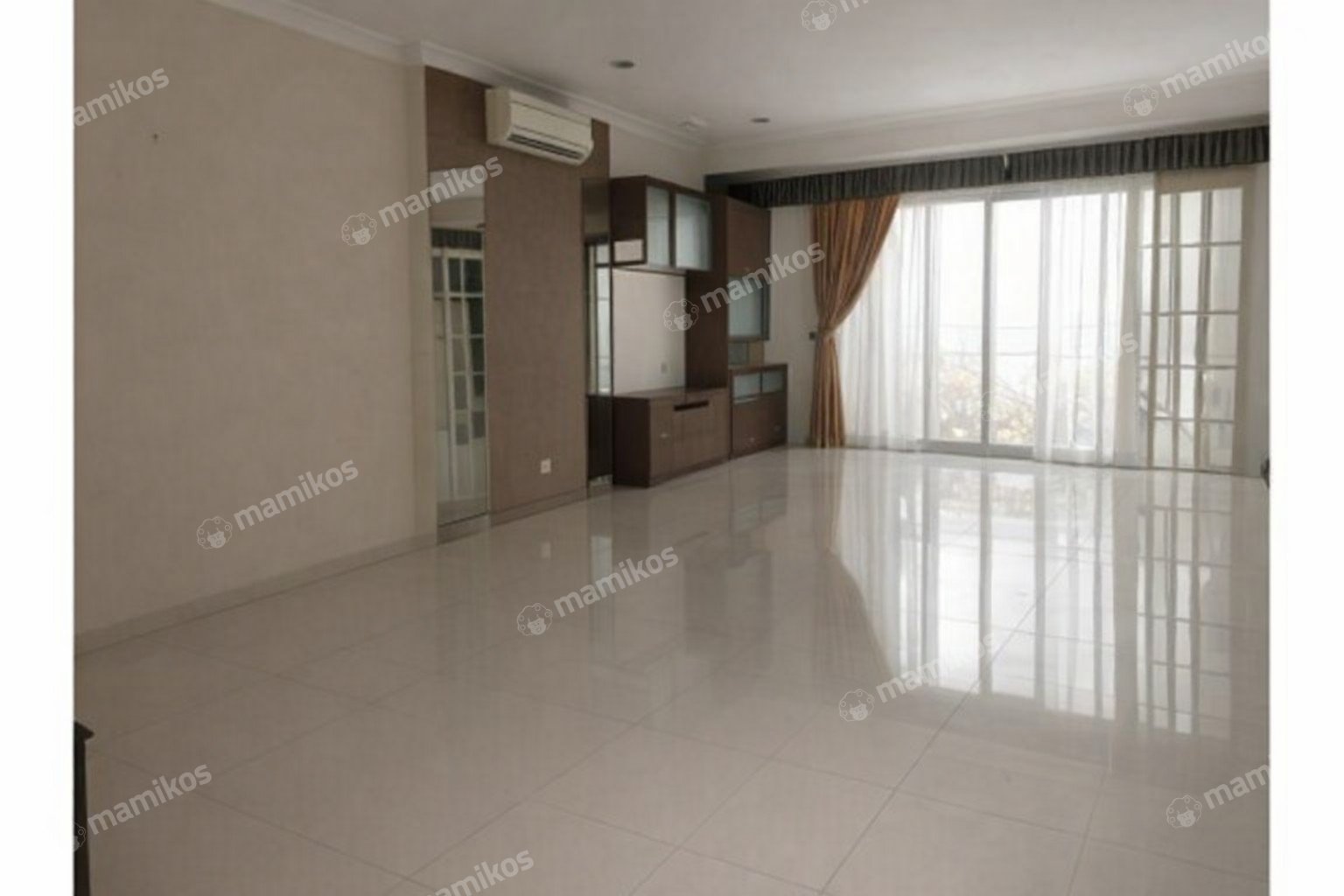 Rumah Sertifikat SHM 3 Kamar Tidur 3 Kamar Mandi Kembangan Jakarta Barat - Photo 2