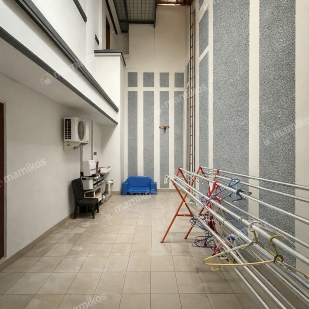 Rumah Sertifikat SHM 4 Kamar Tidur 2 Kamar Mandi Permata Buana Jakarta Barat - Photo 3