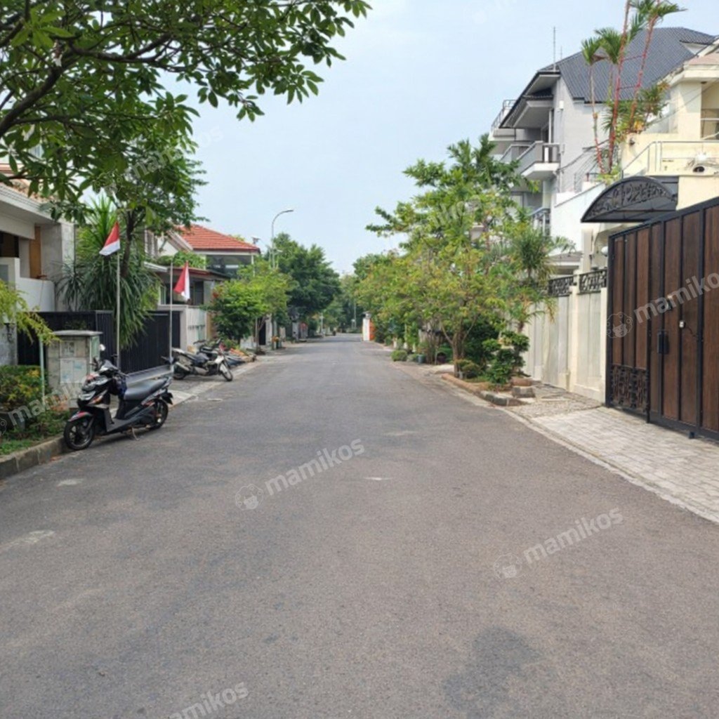 Rumah Sertifikat SHM 4 Kamar Tidur 2 Kamar Mandi Permata Buana Jakarta Barat - Photo 5