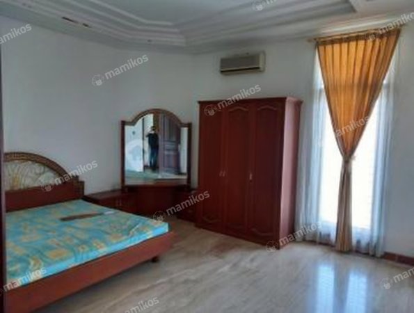 Rumah Sertifikat SHM 4 Kamar Tidur 3 Kamar Mandi Genteng Surabaya - Photo 3
