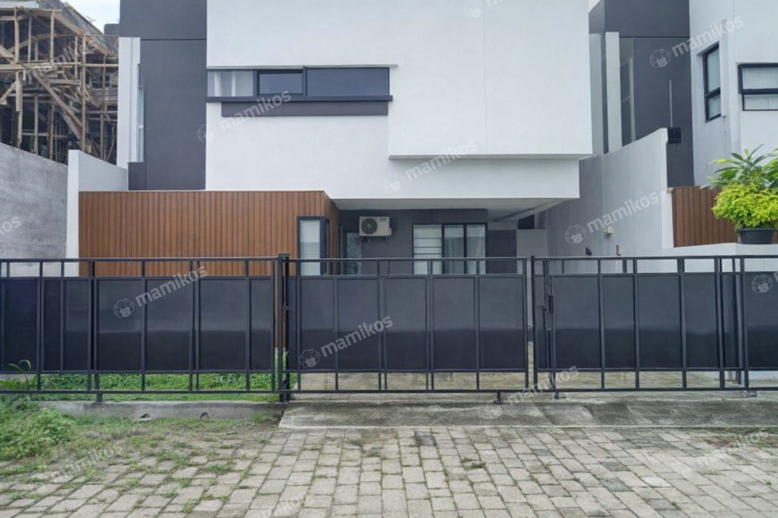 Rumah Sertifikat SHM 4 Kamar Tidur 4 Kamar Mandi Pondok Labu Jakarta Selatan