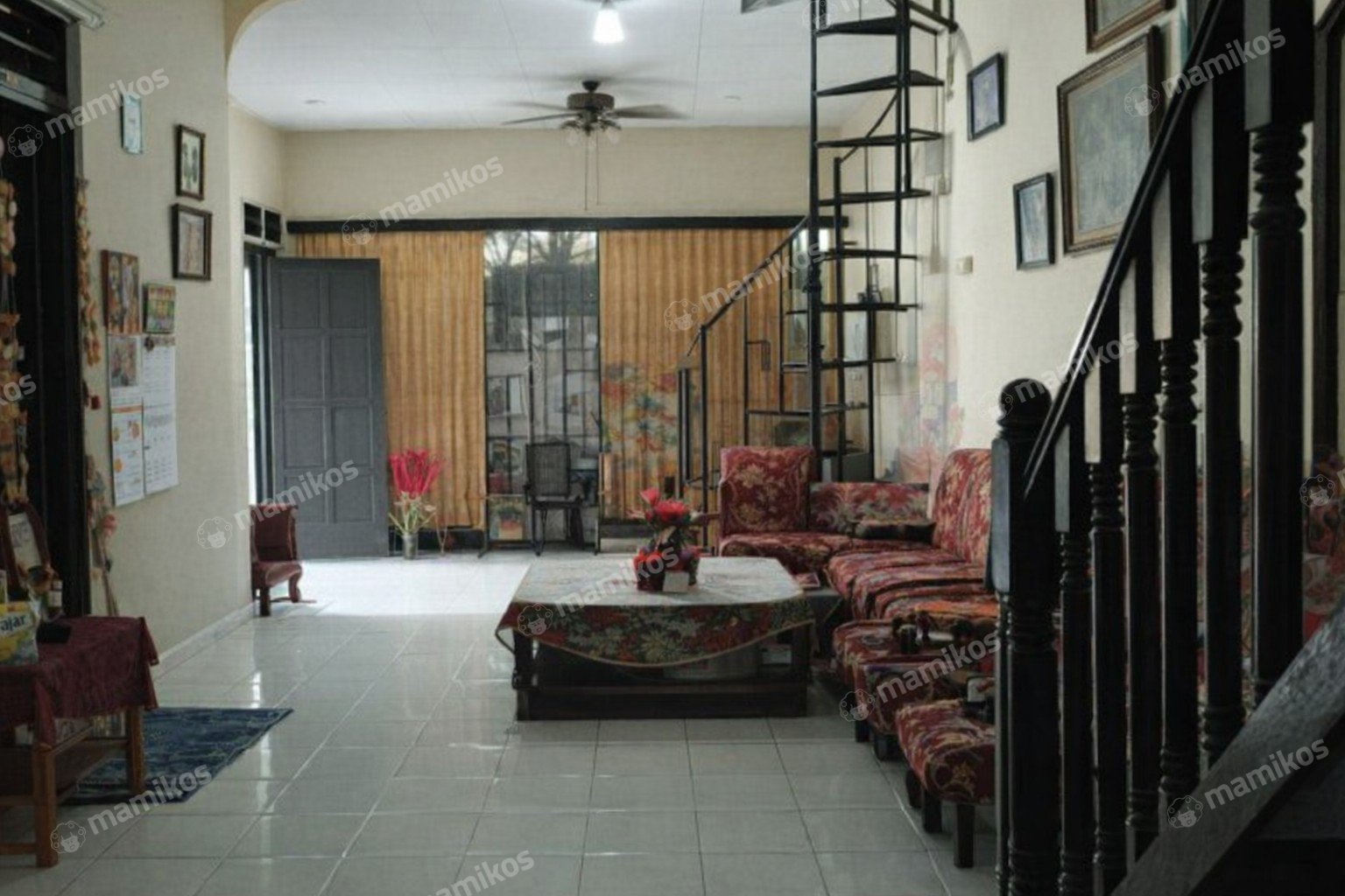 Rumah Sertifikat SHM 14 Kamar Tidur 5 Kamar Mandi Kemanggisan Jakarta Barat