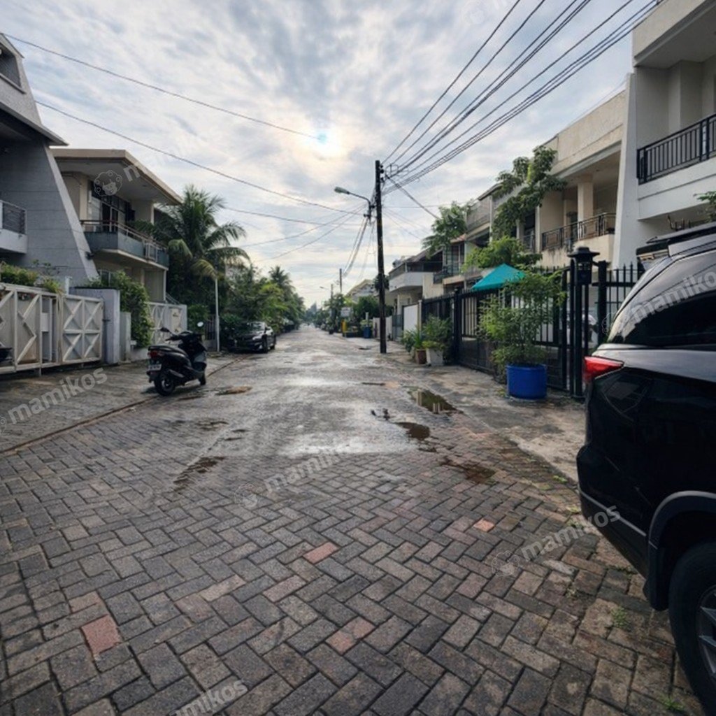Rumah Sertifikat SHM 7 Kamar Tidur 4 Kamar Mandi Pantai Indah Kapuk Jakarta Utara - Photo 2