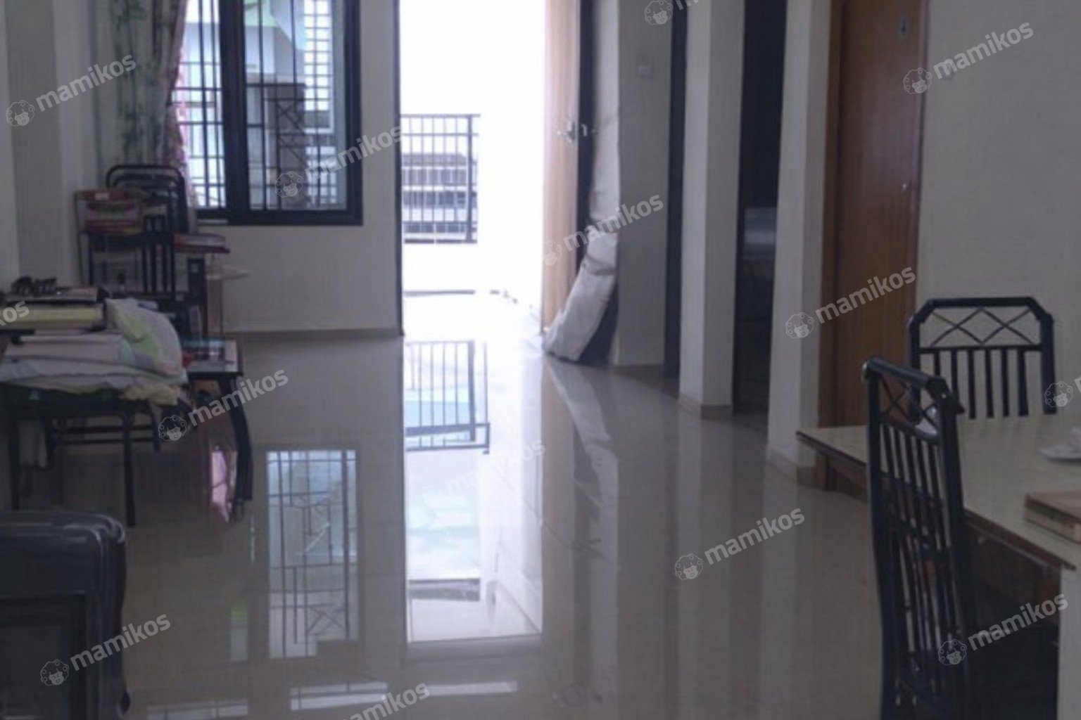 Rumah Sertifikat SHM 3 Kamar Tidur 3 Kamar Mandi Taman Ratu Jakarta Barat