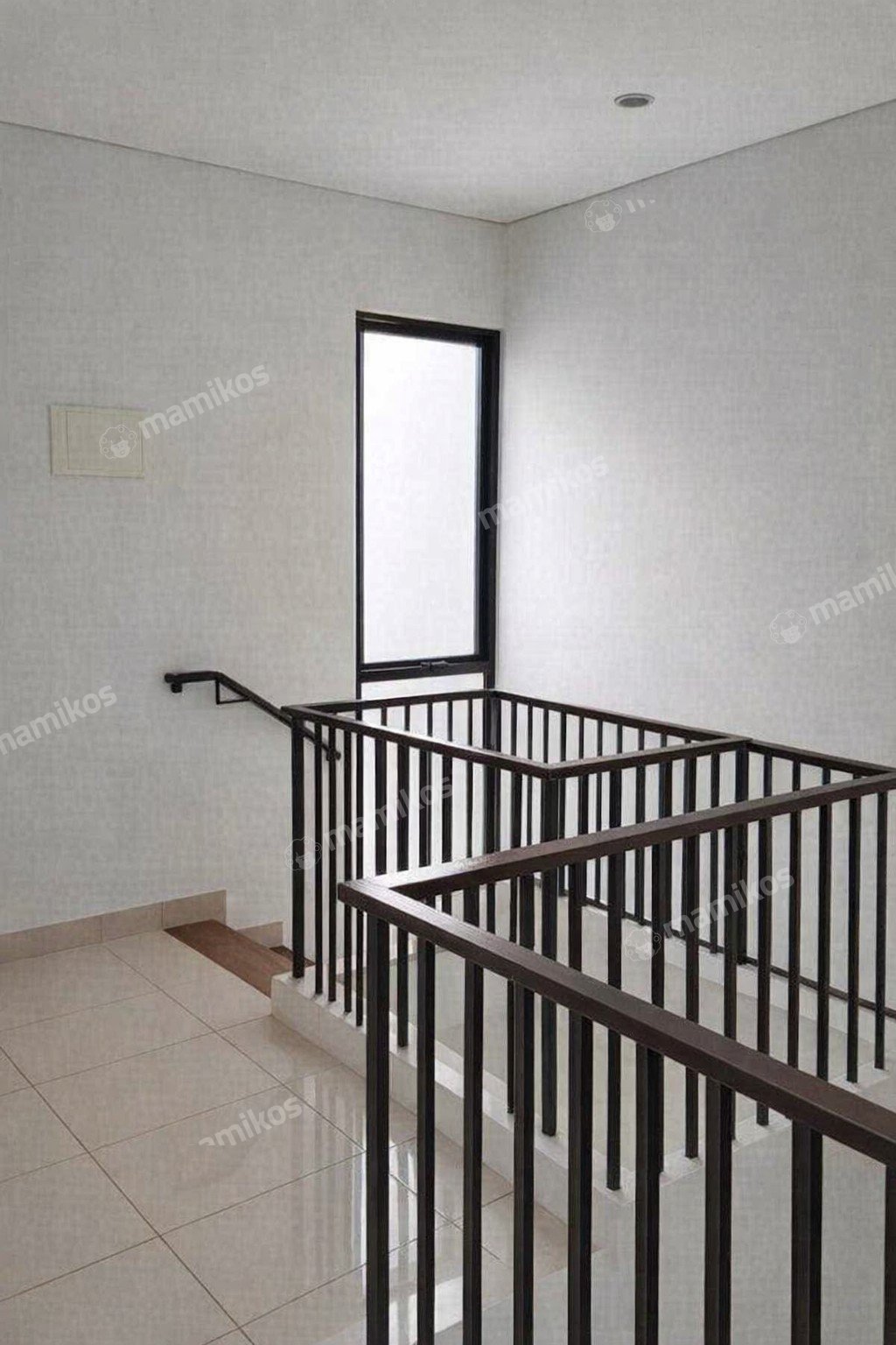 Rumah Sertifikat SHM 4 Kamar Tidur 4 Kamar Mandi Lebak Bulus Jakarta Selatan - Photo 4