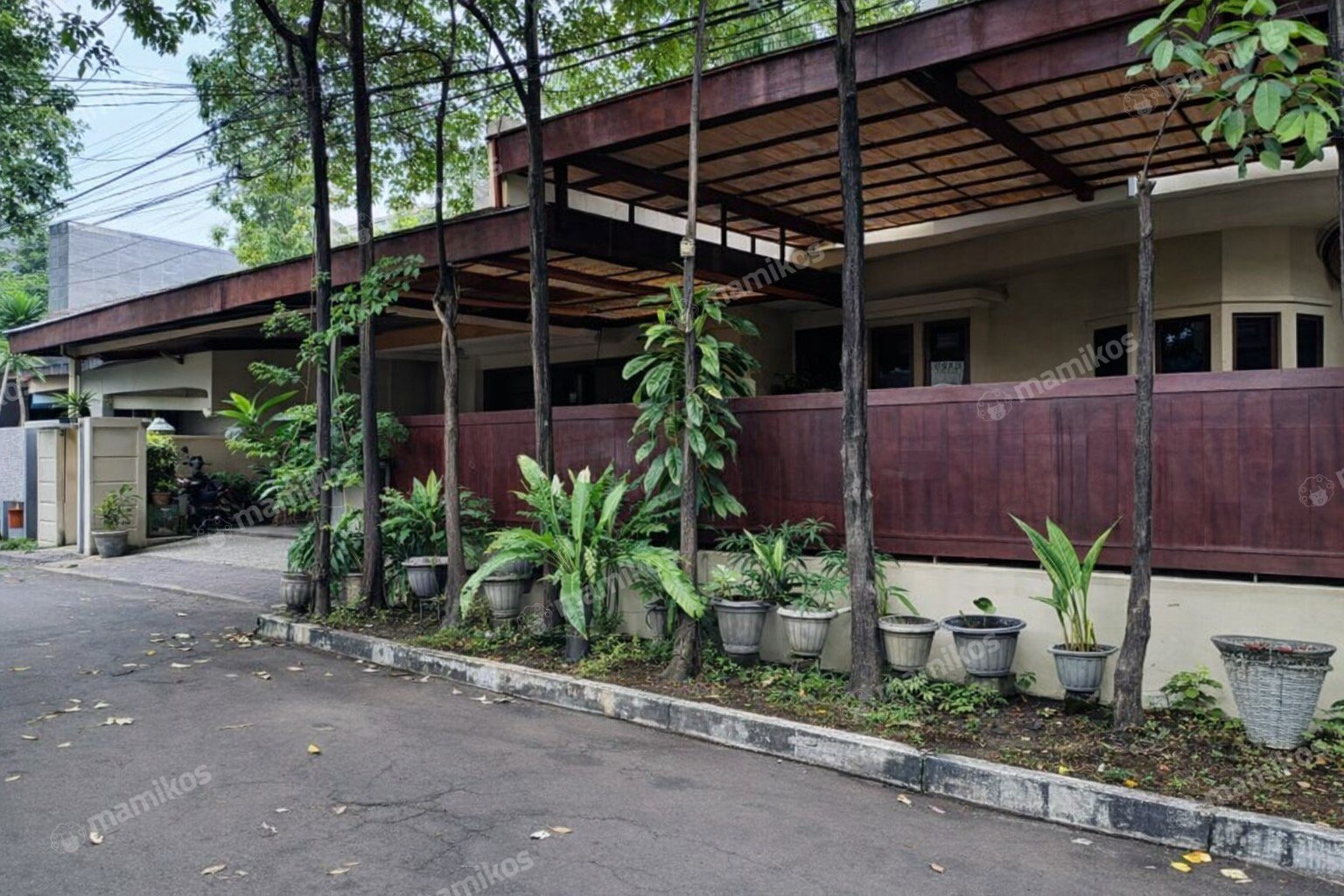 Rumah Sertifikat SHM 4 Kamar Tidur 3 Kamar Mandi Kemang Jakarta Selatan