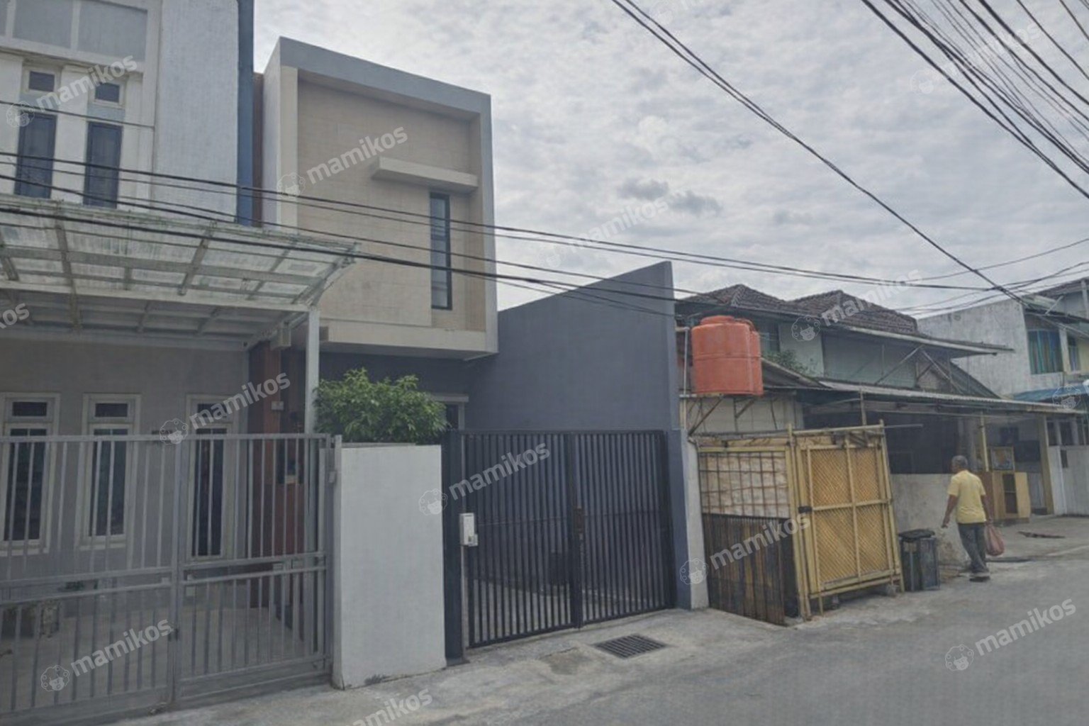 Rumah Sertifikat SHM 5 Kamar Tidur 4 Kamar Mandi Taman Ratu Jakarta Barat - Photo 3
