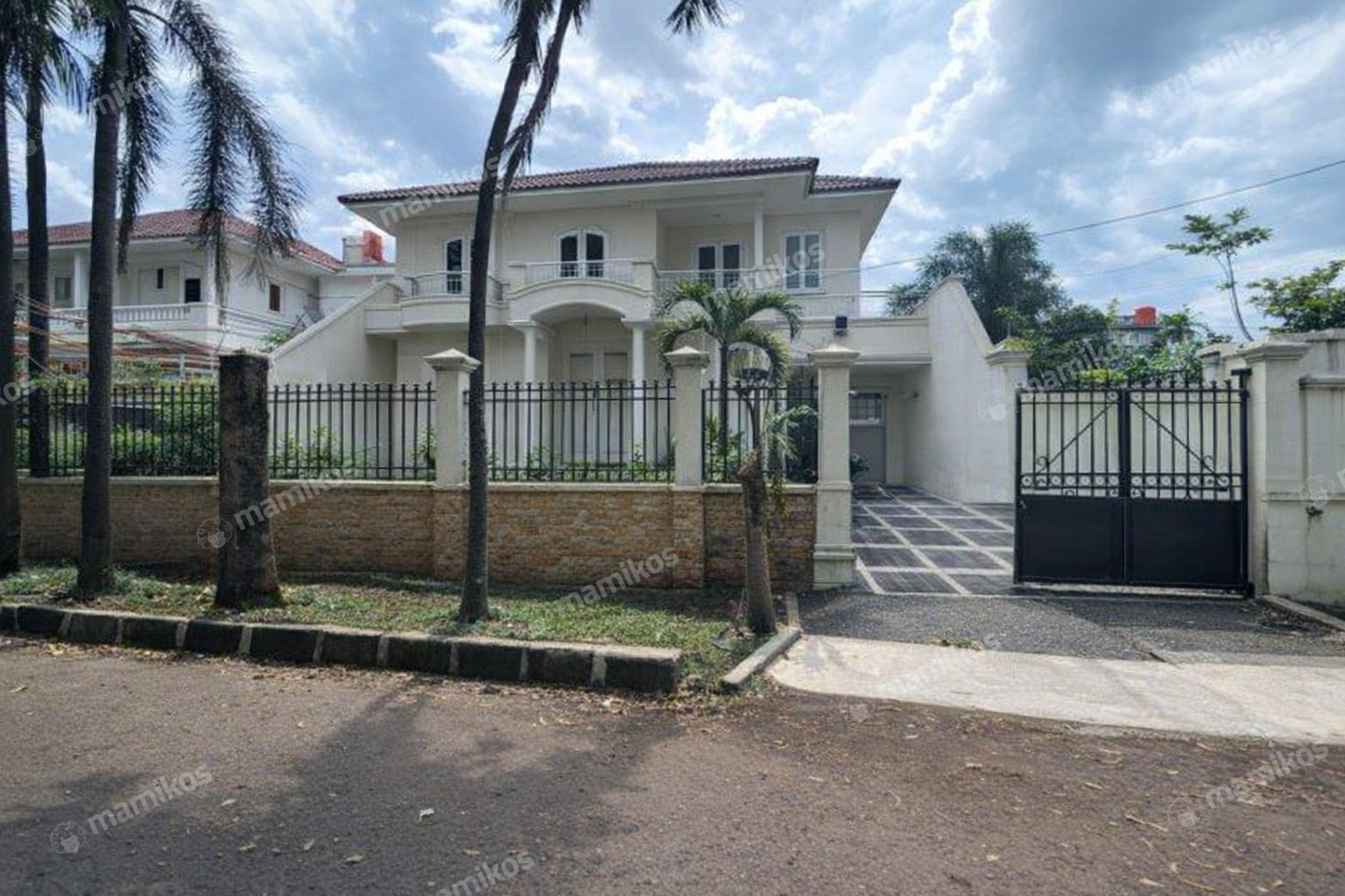 Rumah 5KT 4KM Lebak Bulus Jakarta Selatan