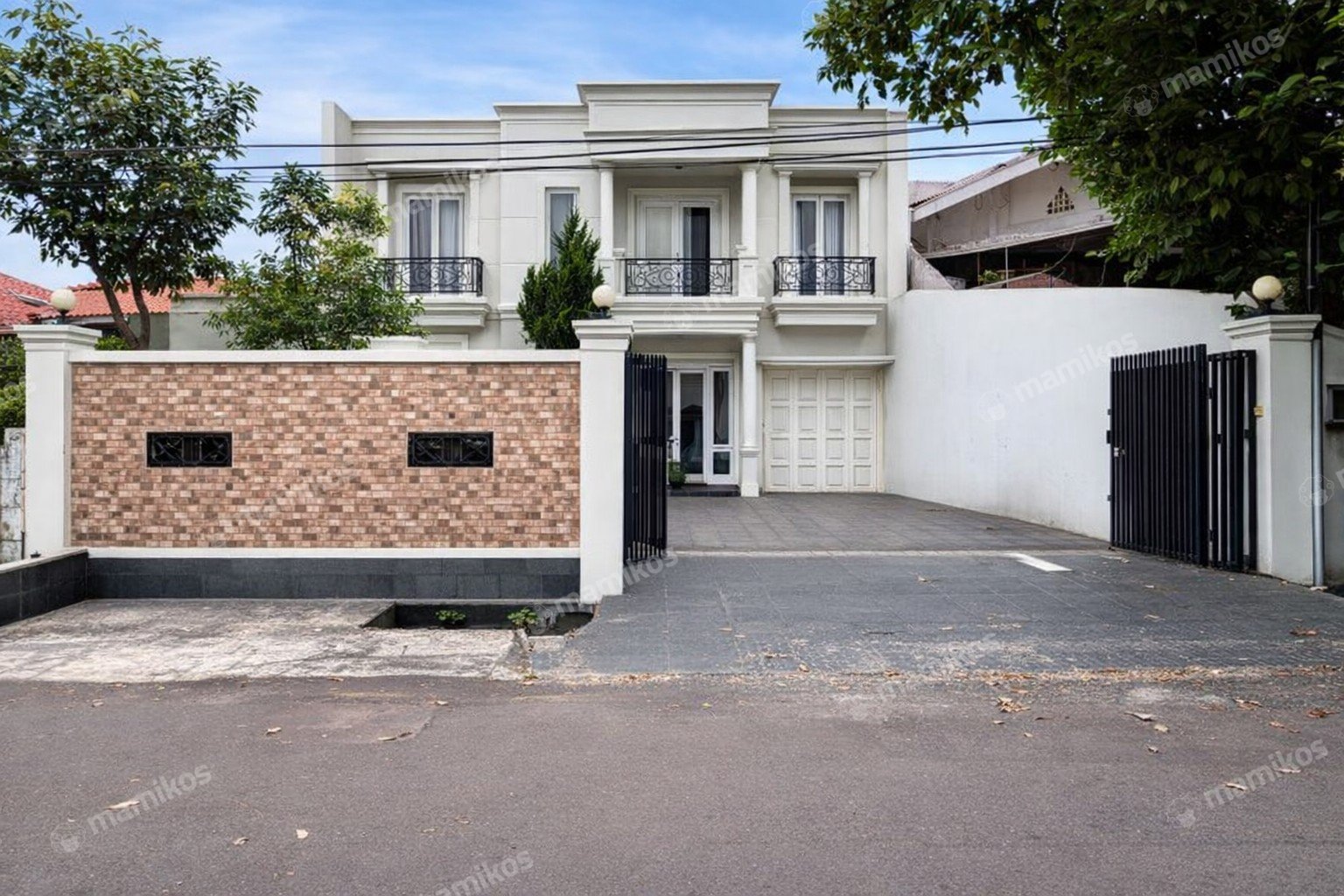Rumah Sertifikat SHM 5 Kamar Tidur 6 Kamar Mandi Tebet Jakarta Selatan