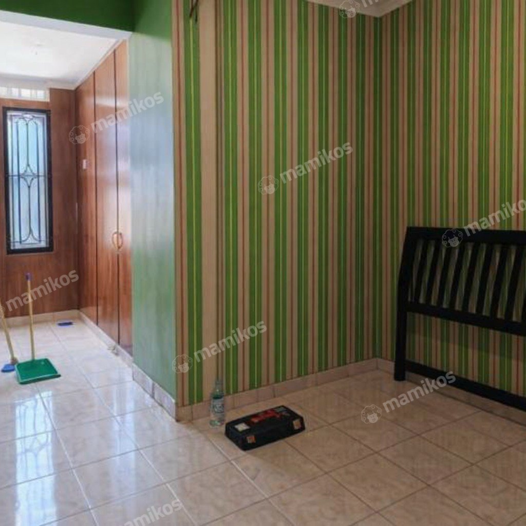 Rumah Sertifikat SHM 3 Kamar Tidur 3 Kamar Mandi Permata Buana Jakarta Barat - Photo 5