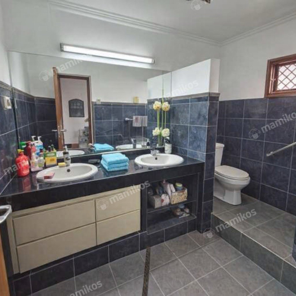 Rumah Sertifikat SHM 3 Kamar Tidur 3 Kamar Mandi Pulomas Jakarta Timur - Photo 4