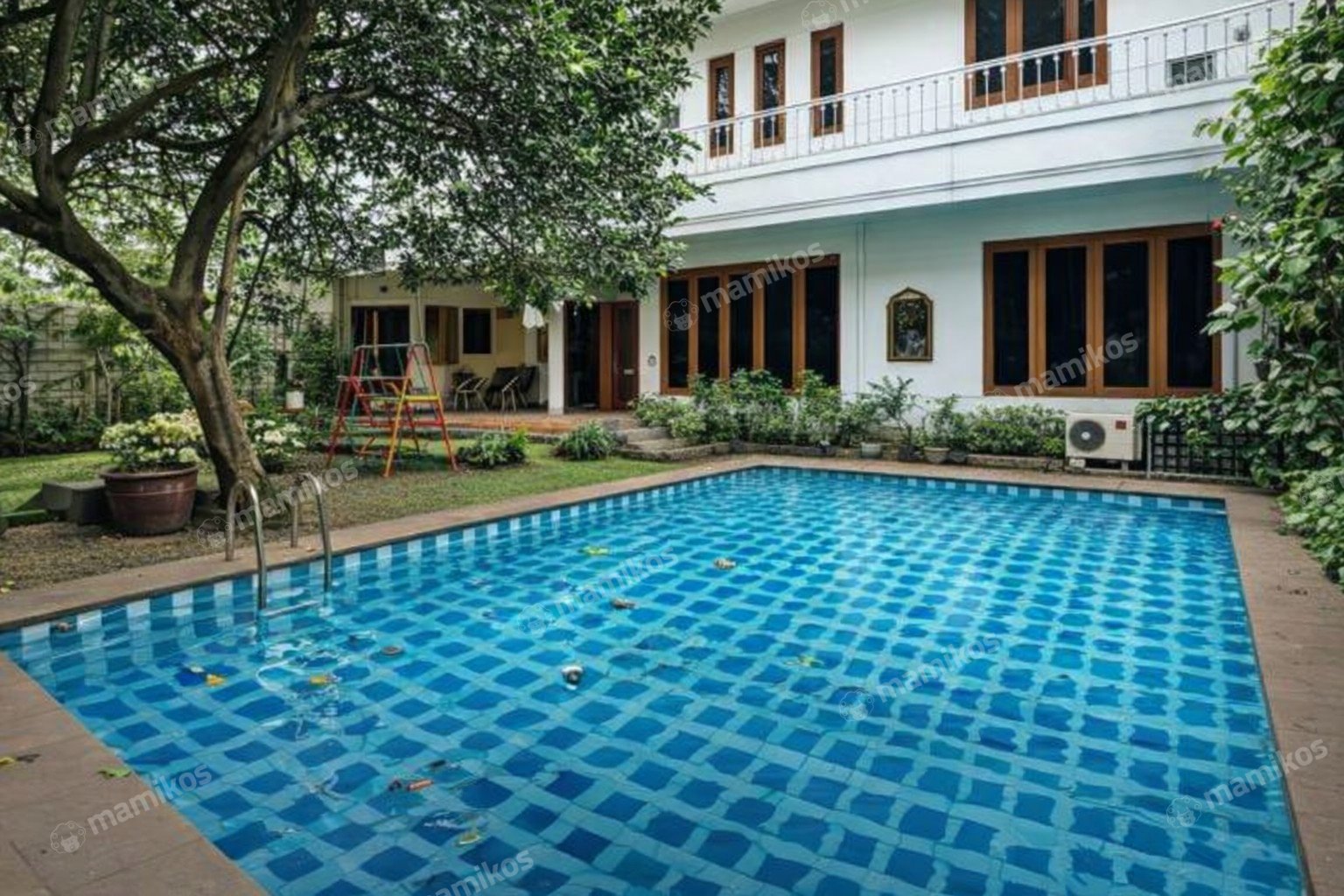 Rumah Sertifikat SHM 5 Kamar Tidur 4 Kamar Mandi Kemang Jakarta Selatan