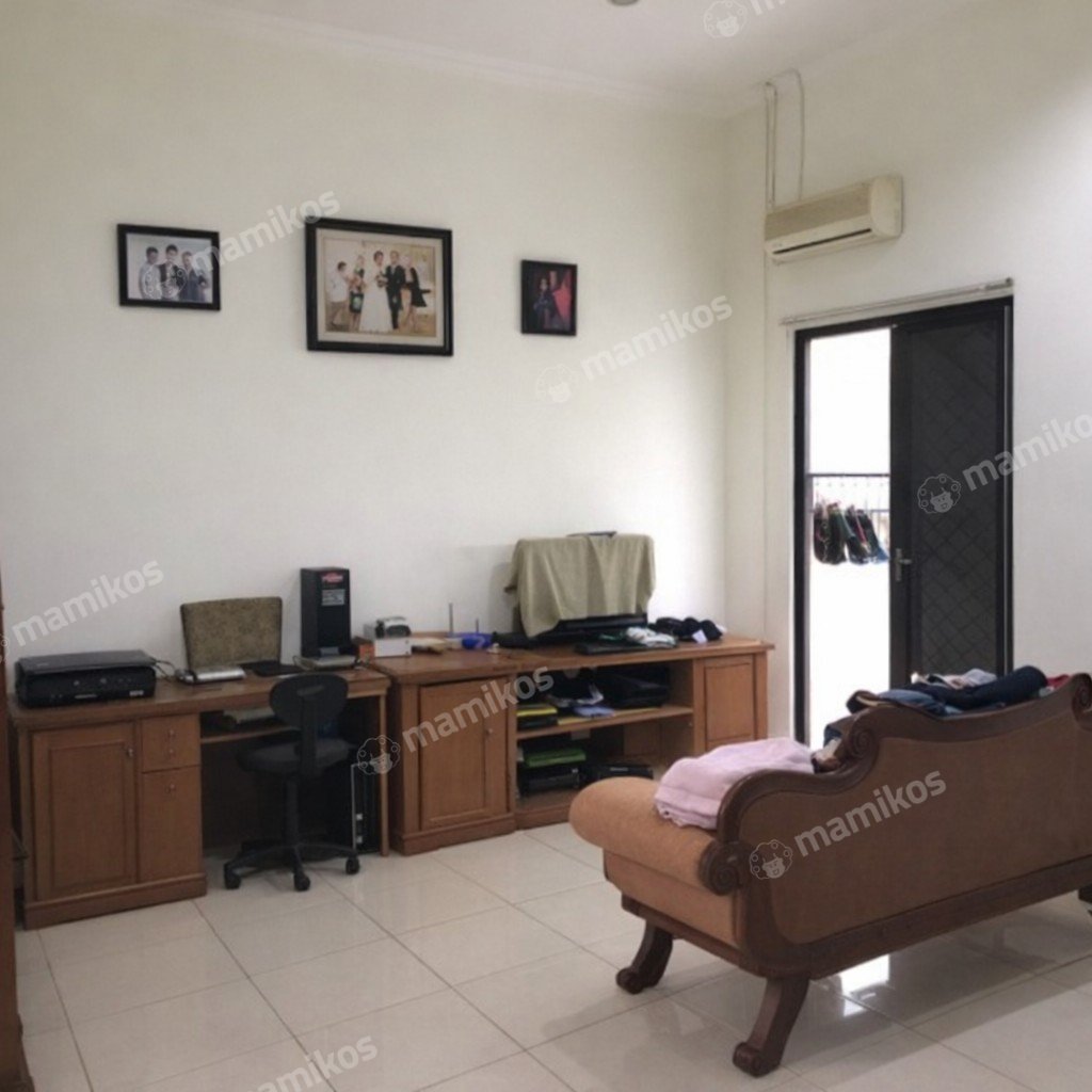 Rumah Sertifikat SHM 4 Kamar Tidur 3 Kamar Mandi Taman Palem Jakarta Barat - Photo 5