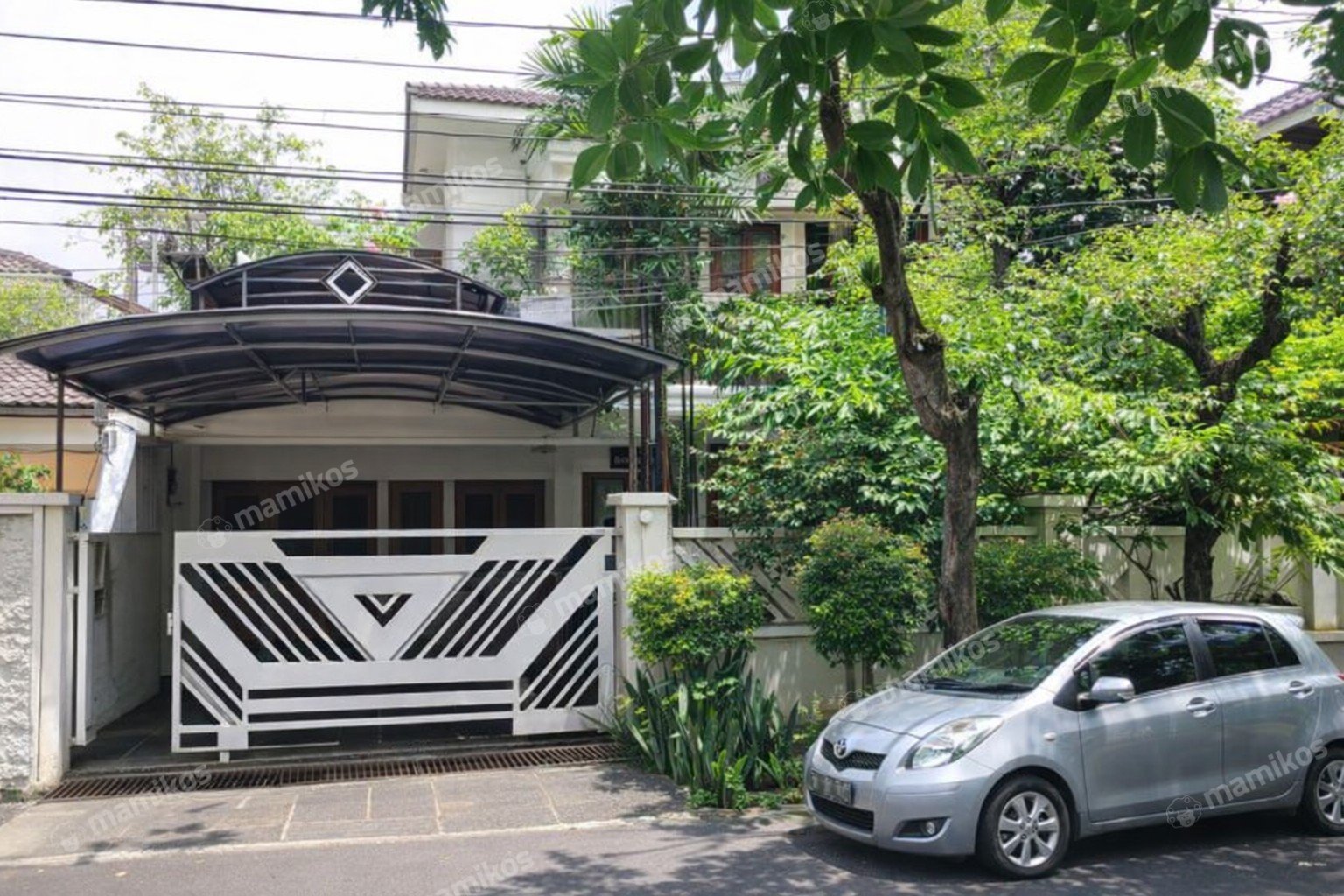 Rumah Sertifikat SHM 5 Kamar Tidur 4 Kamar Mandi Puri Indah Jakarta Barat