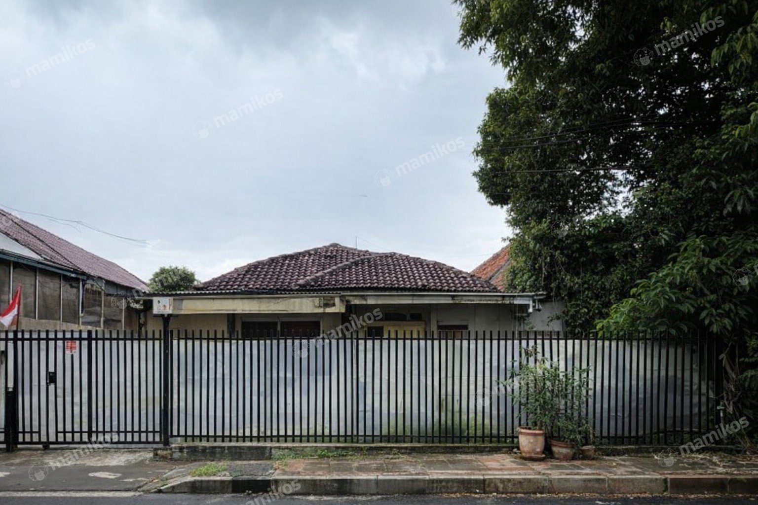 Rumah Sertifikat HGB 5 Kamar Tidur 2 Kamar Mandi Setiabudi Jakarta Selatan