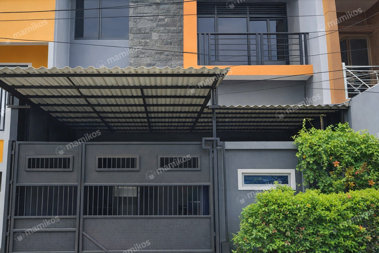 Rumah Sertifikat SHM 3 Kamar Tidur 3 Kamar Mandi Sunrise Garden Jakarta Barat