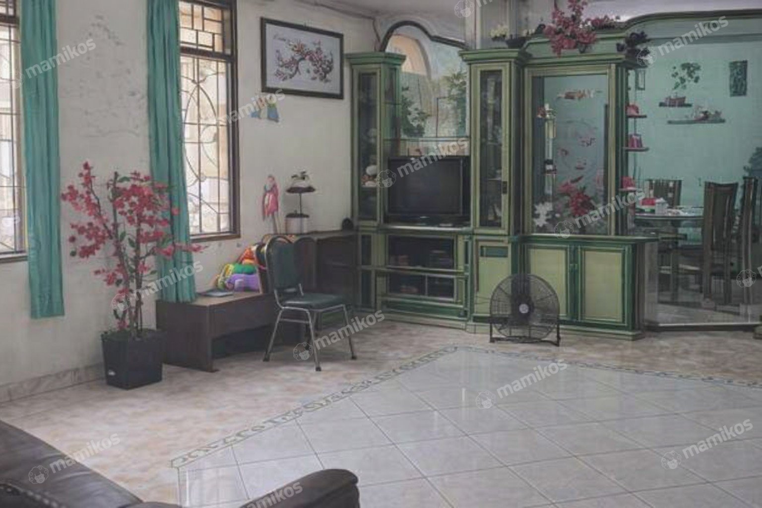 Rumah Sertifikat SHM 5 Kamar Tidur 4 Kamar Mandi Cengkareng Barat Jakarta Barat