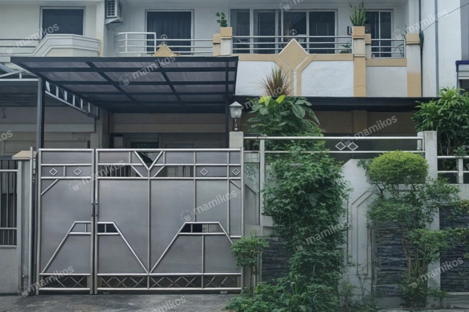 Rumah Sertifikat SHM 6 Kamar Tidur 3 Kamar Mandi Semanan Jakarta Barat