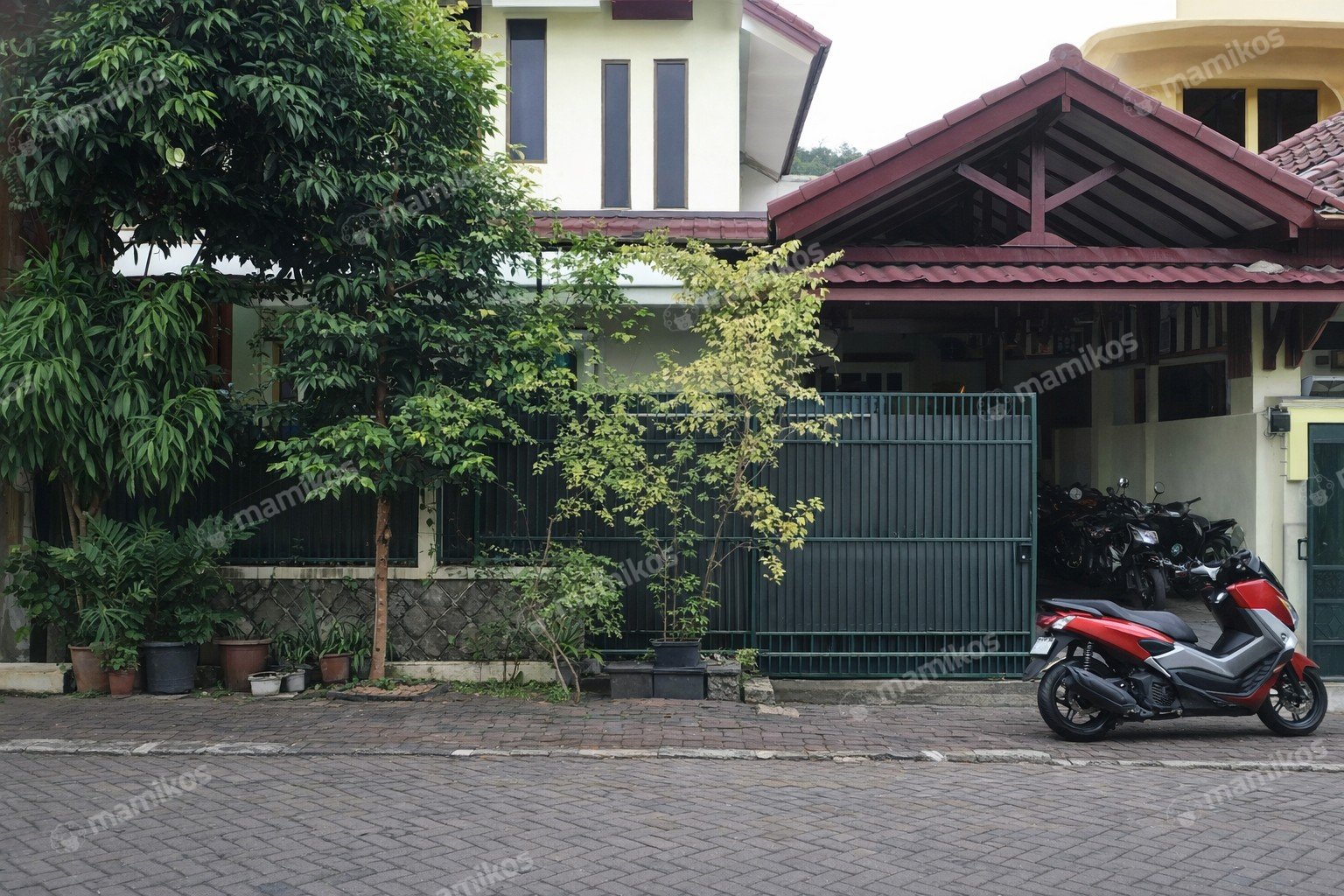 Rumah Sertifikat SHM 3 Lantai Raffles Hills Jakarta Timur