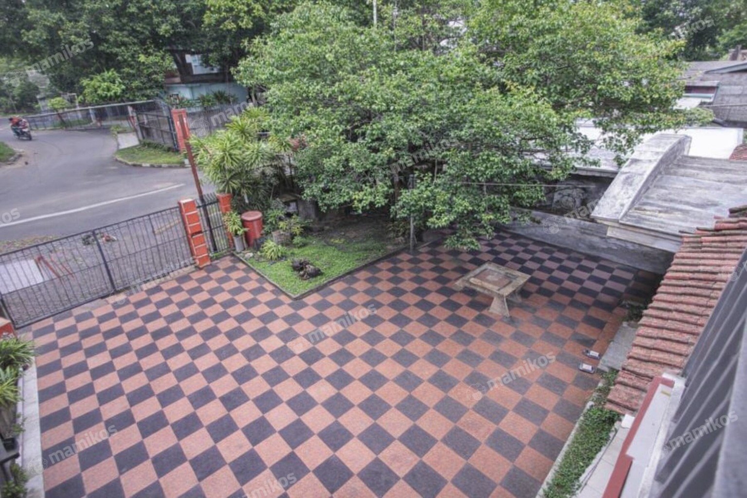 Rumah Sertifikat SHM 6 Kamar Tidur 8 Kamar Mandi Pondok Indah Jakarta Selatan