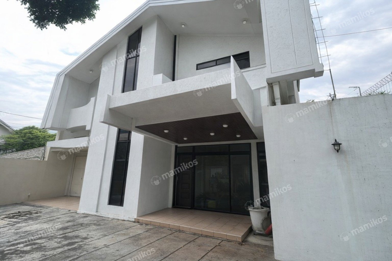 Rumah Sertifikat SHM 4 Kamar Tidur 4 Kamar Mandi Mampang Prapatan Jakarta Selatan