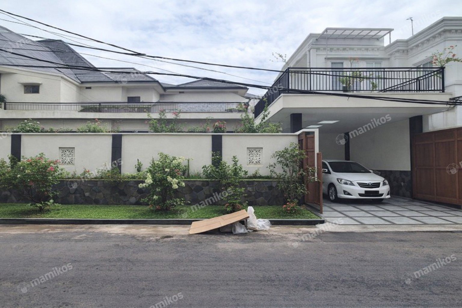 Rumah Sertifikat SHM 5 Kamar Tidur 5 Kamar Mandi Lebak Bulus Jakarta Selatan