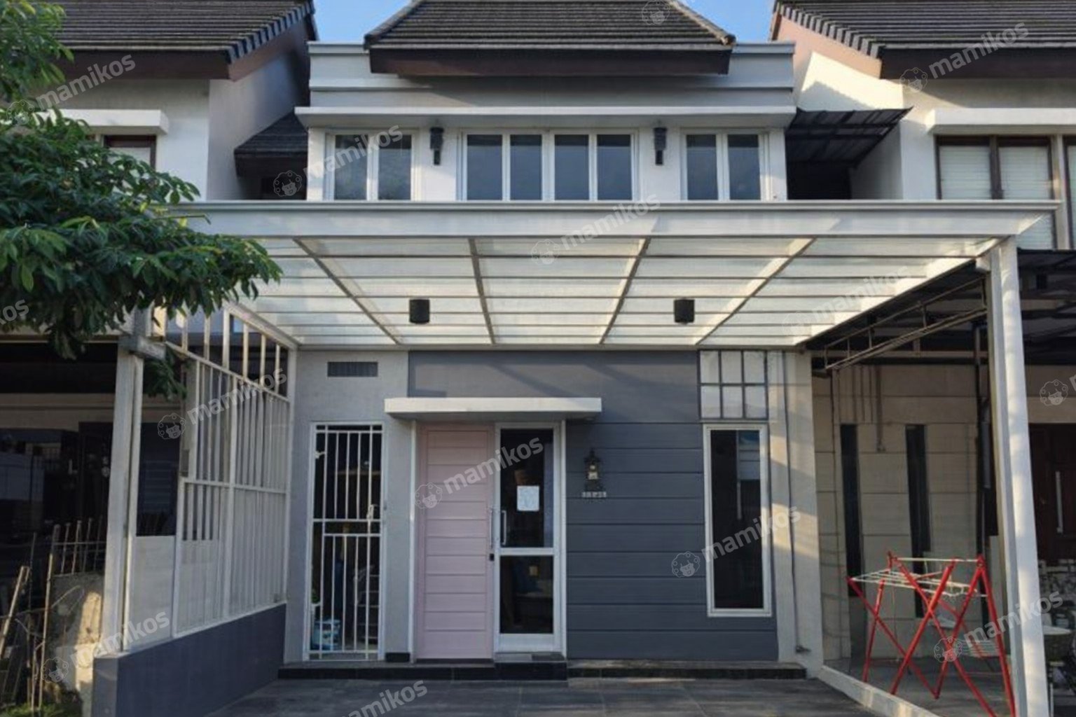 Rumah Sertifikat SHM 4 Kamar Tidur 4 Kamar Mandi Daan Mogot Jakarta Barat