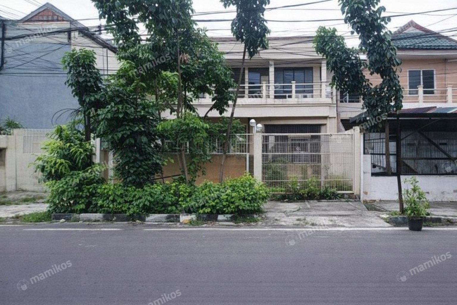 Rumah Sertifikat SHM 7 Kamar Tidur 7 Kamar Mandi Grogol Jakarta Barat